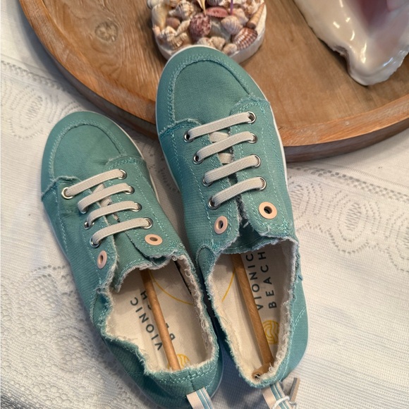 Vionic Beach Pismo sneakers, NWT - Picture 8 of 9